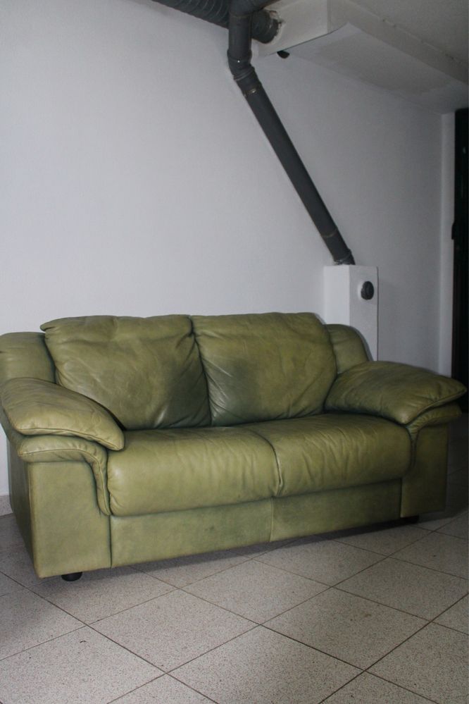 Sofa de pele verde