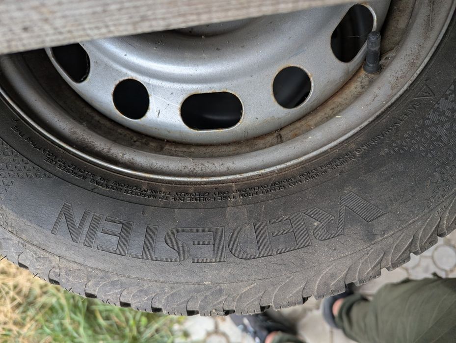 Зимова резина Vredestein 195х65 r15