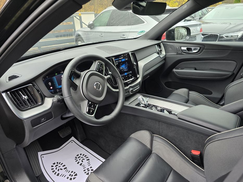 Volvo XC 60 B4 AWD 2024R R-DESIGN DARK PLUS kamera asystent Z NIEMIEC