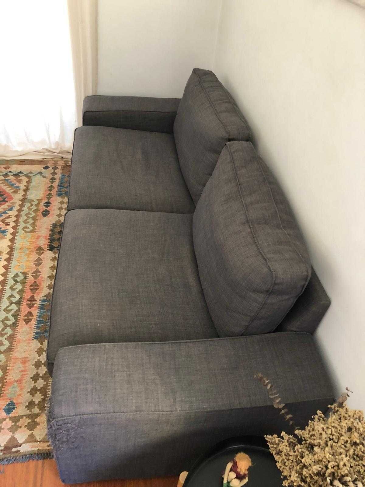 Sofá 3 lugares Ikea modelo KIVIK