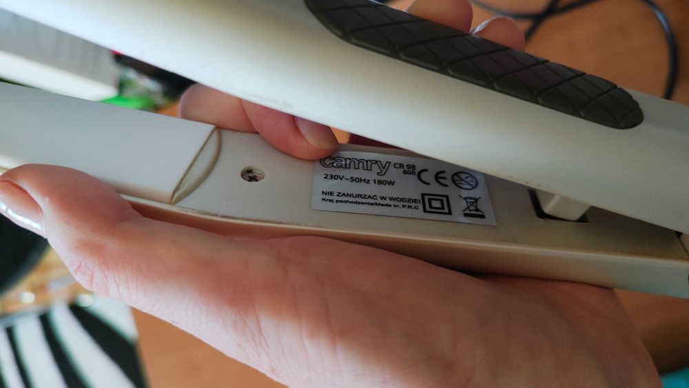 Prostownica do włosów Camry
