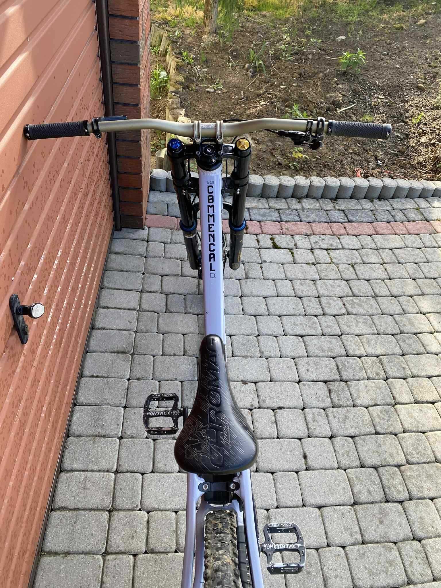 Commencal supreme v5 L