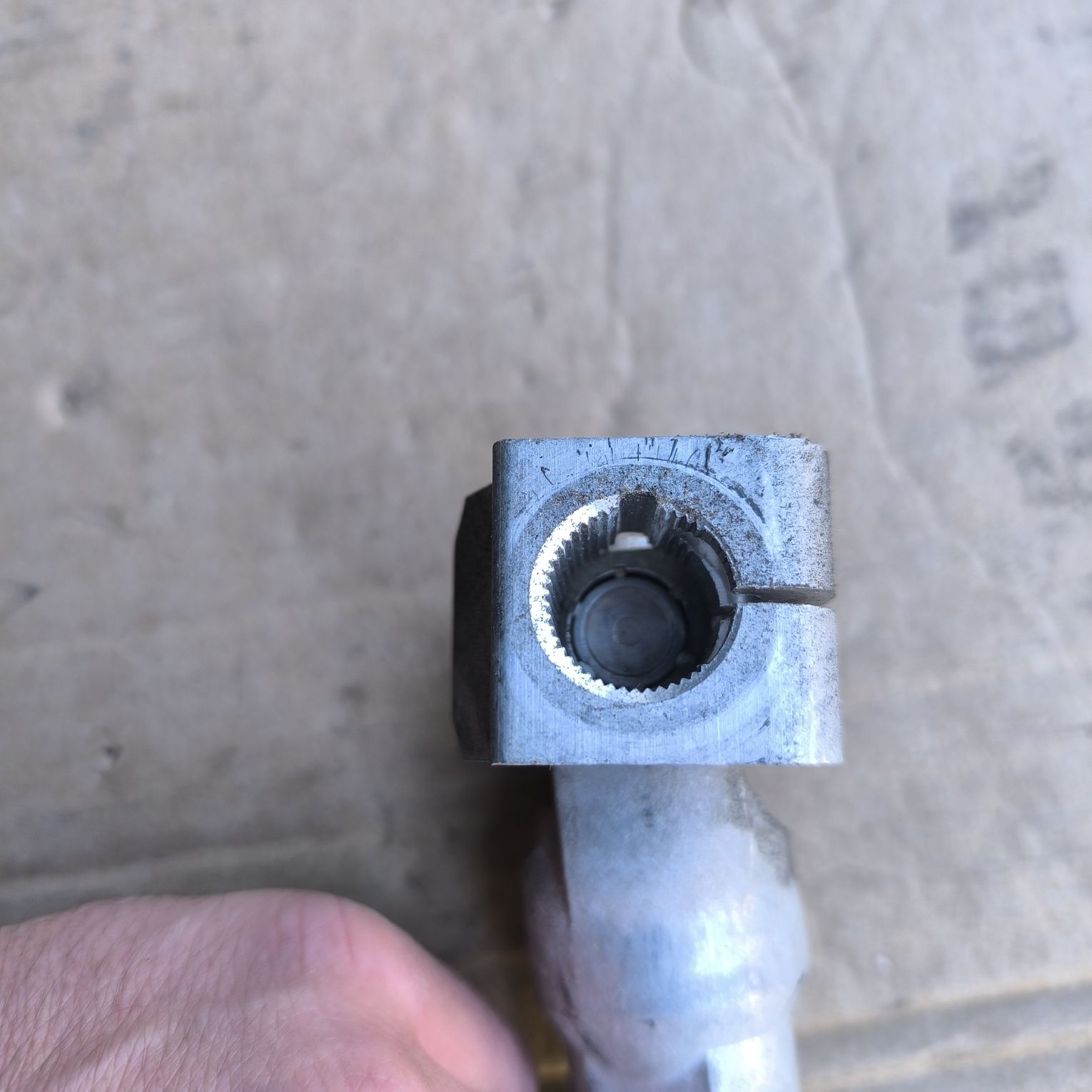 Krzyżak kolumny kierowniczej BMW E90 E91 E92 e93 lift