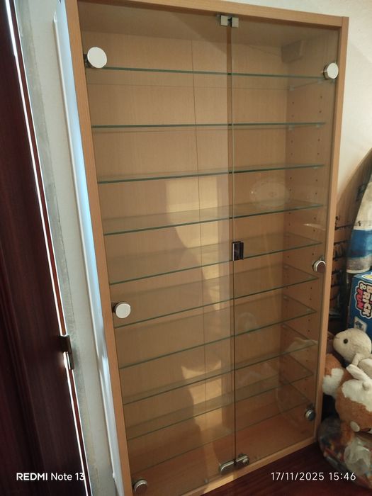 Vendo vitrine ótimo estado