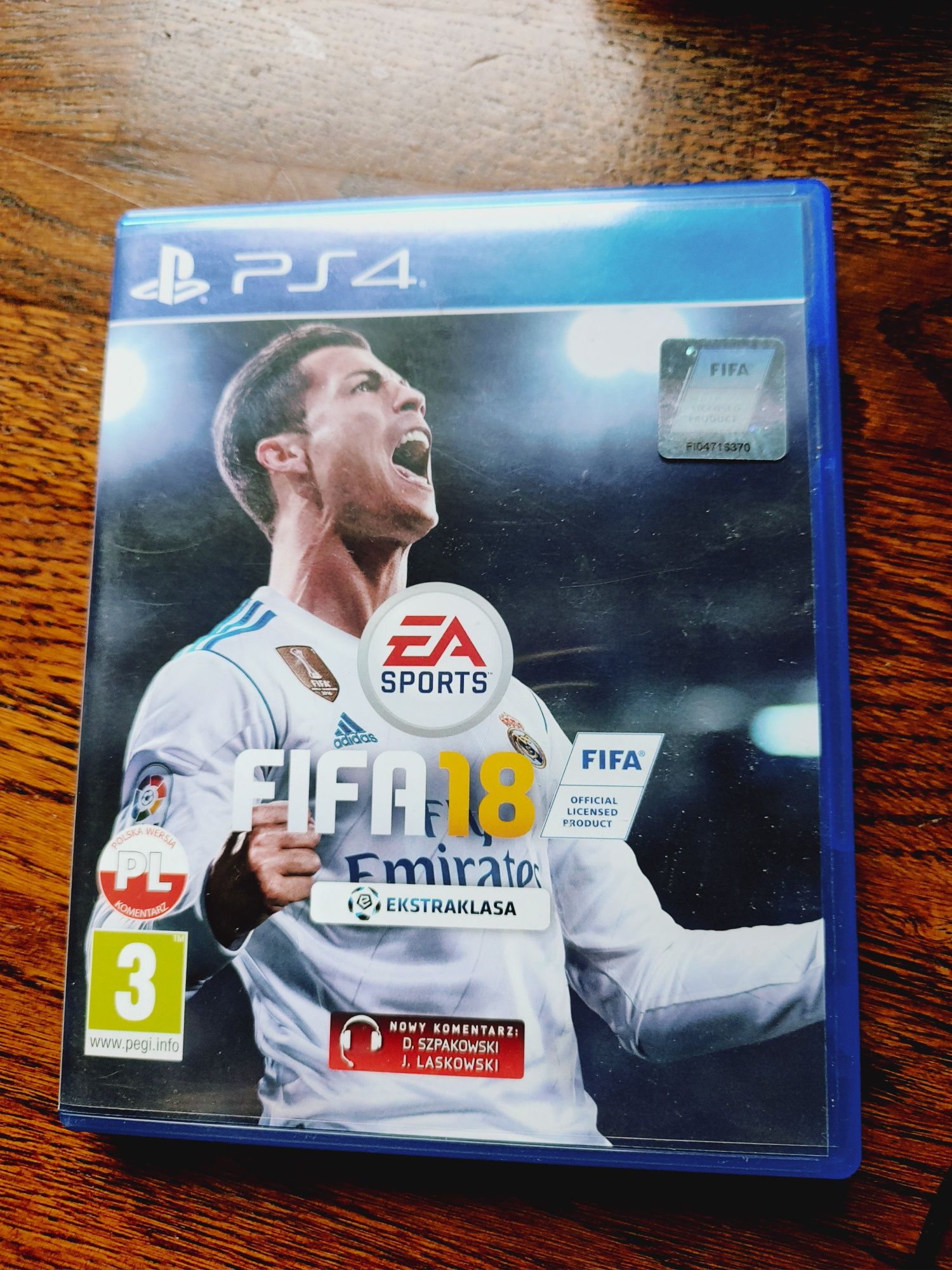 Gra na PS4 FIFA 18 z Ronaldo