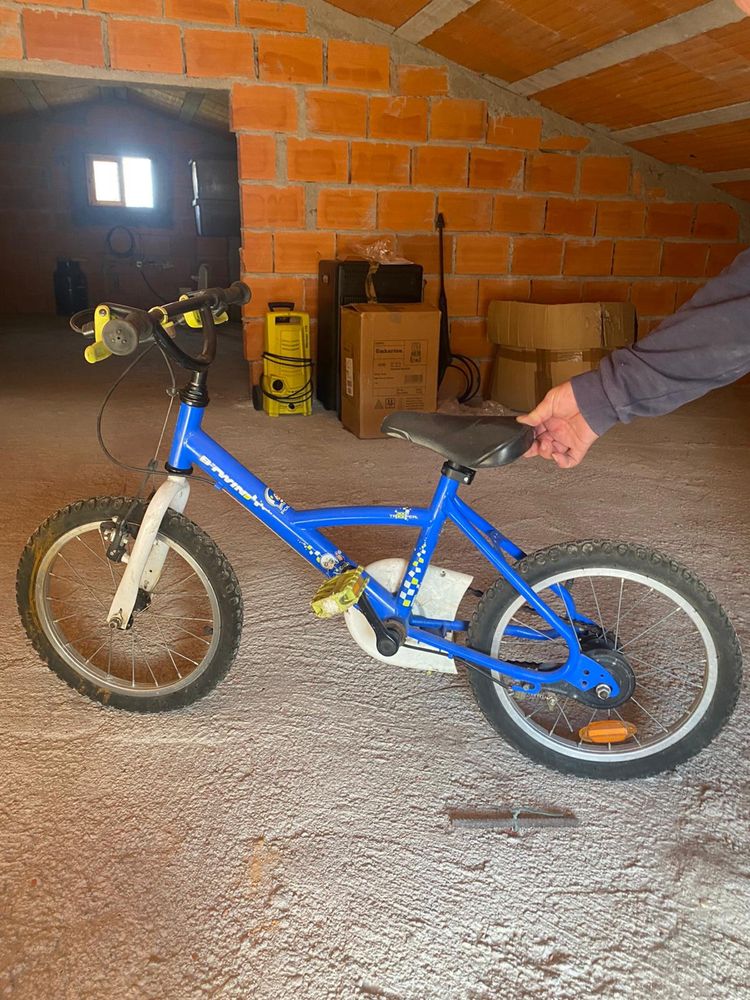 Vendo/ Troco Bicicleta pequena