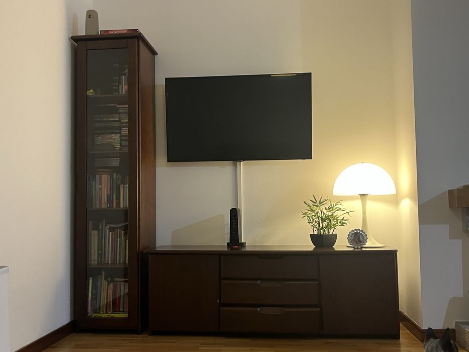 Movel TV em madeira maciça