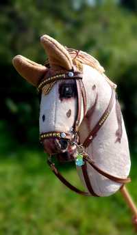 Hobby horse z ogłowiem -łaciaty ,nauszniki