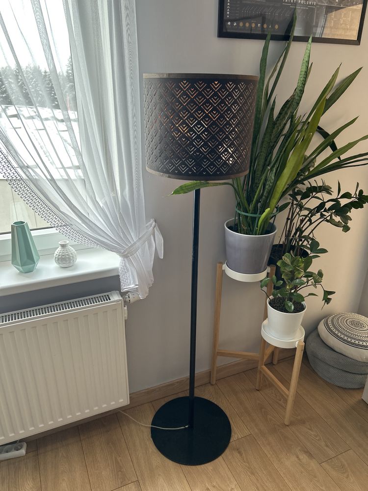 Lampa stojąca podłogowa czarna klosz Ikea Nymo