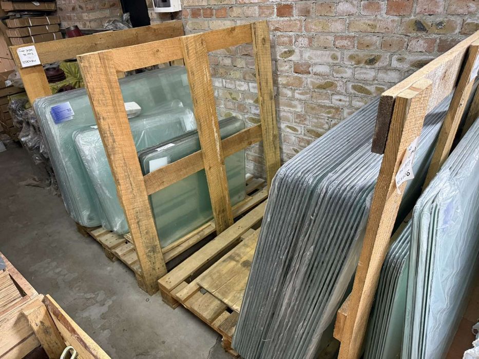 Запчастини Кабіни МтЗ  Ручка скло ШРОТ МТЗ Стьокла замок завіси рамка