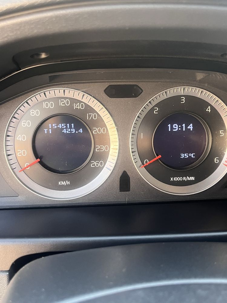 VOLVO V70 2010  Diesel