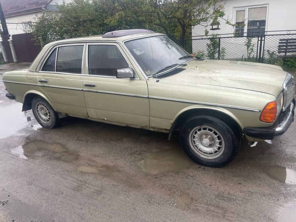 Продам Mercedes W123