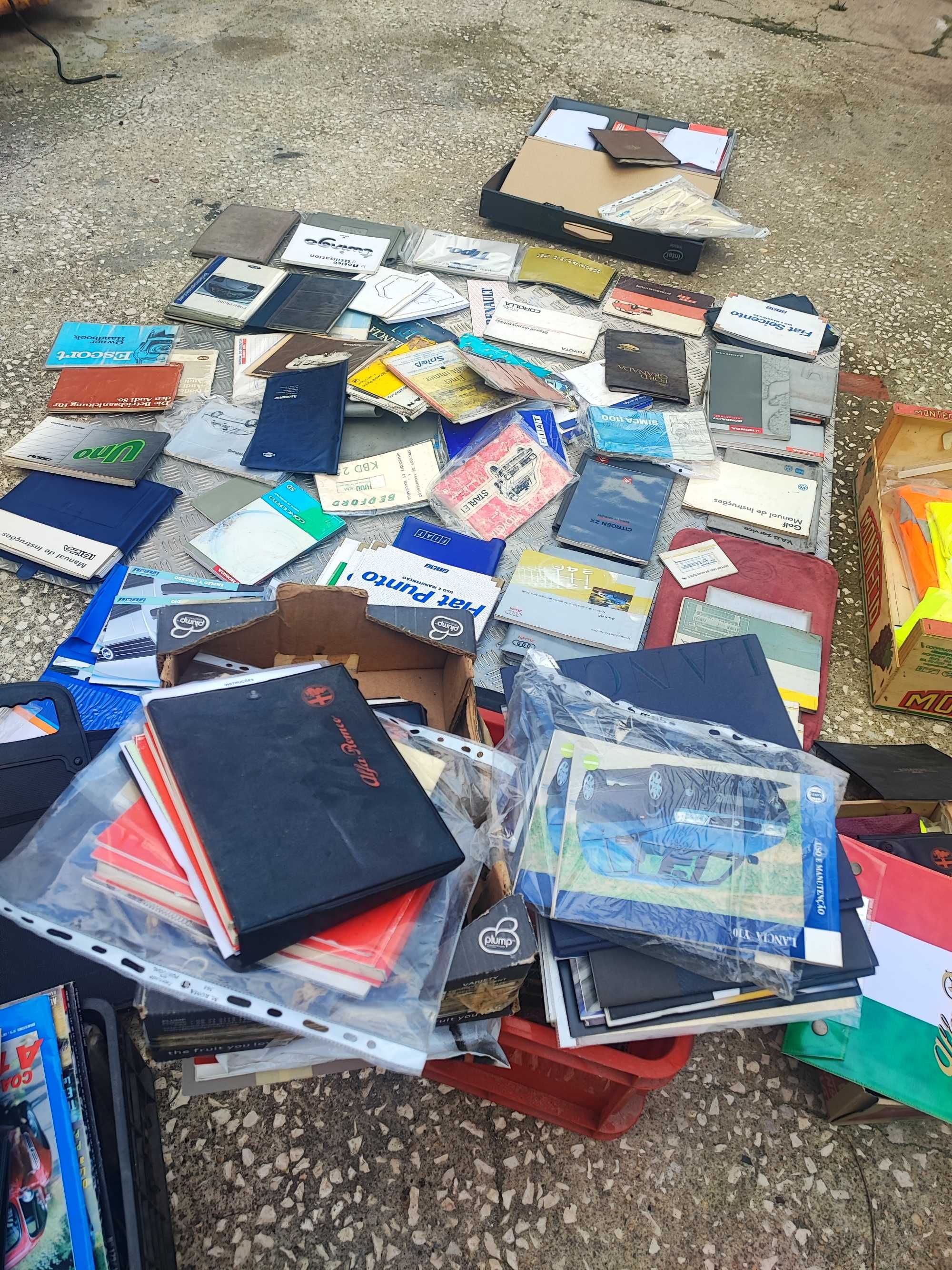 Manuais de revisão/ catálogos antigos