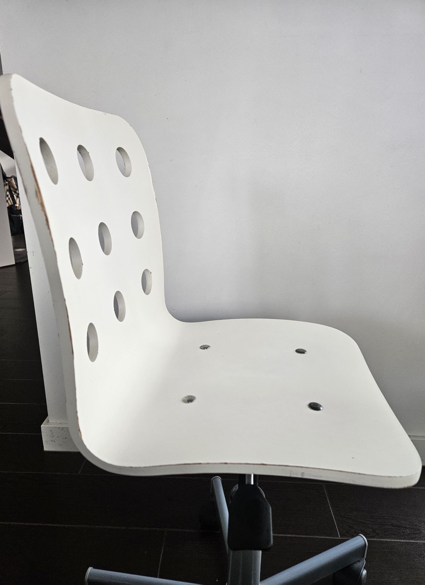 Dziecięce krzesła biurkowe Ikea białe do odnowienia