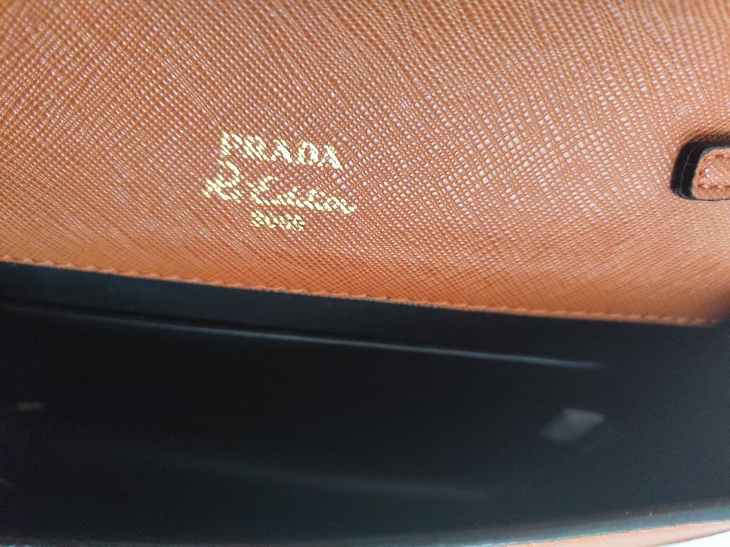 Mala tiracolo estilo Prada