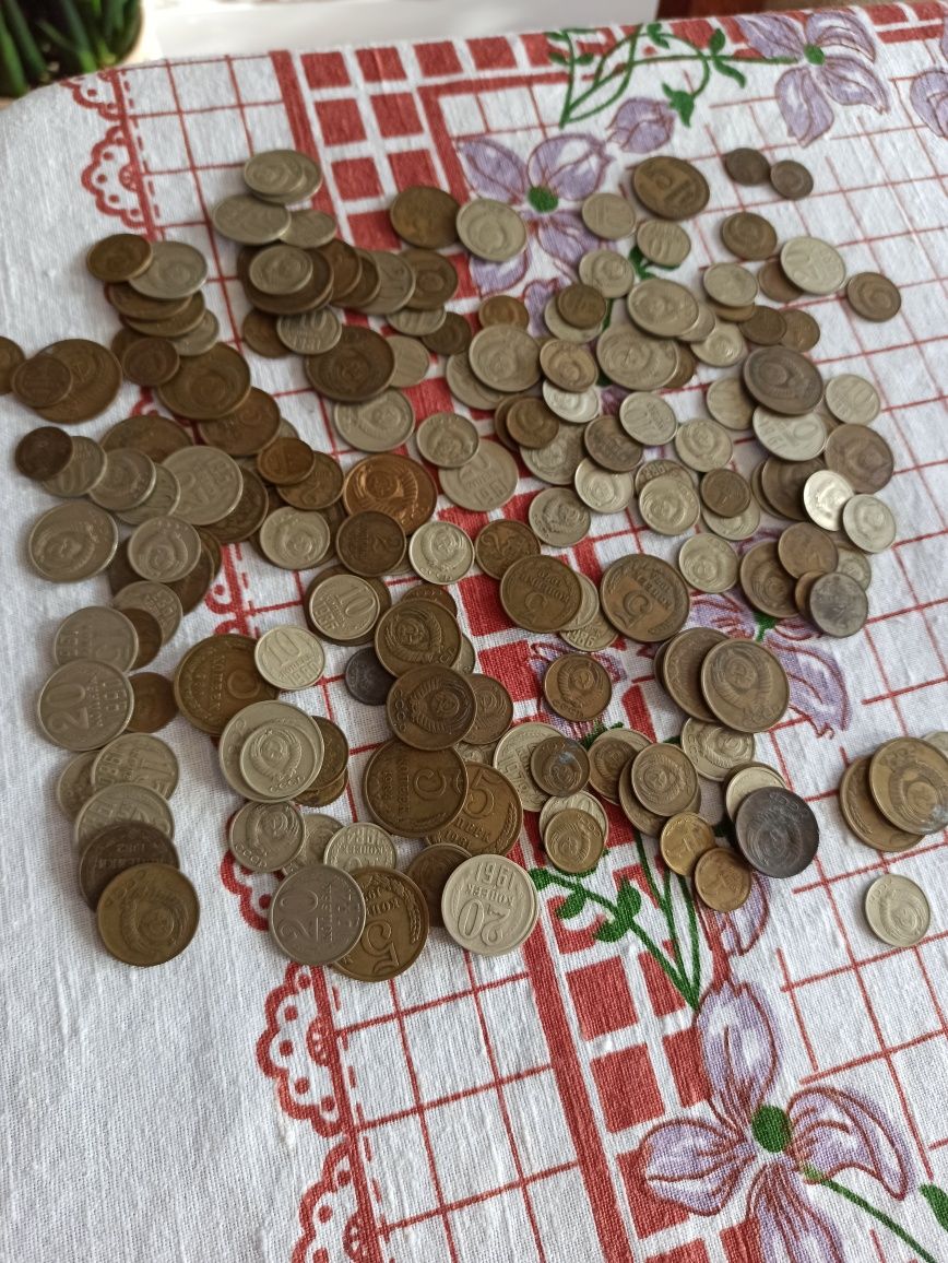 Монети радянські , українські