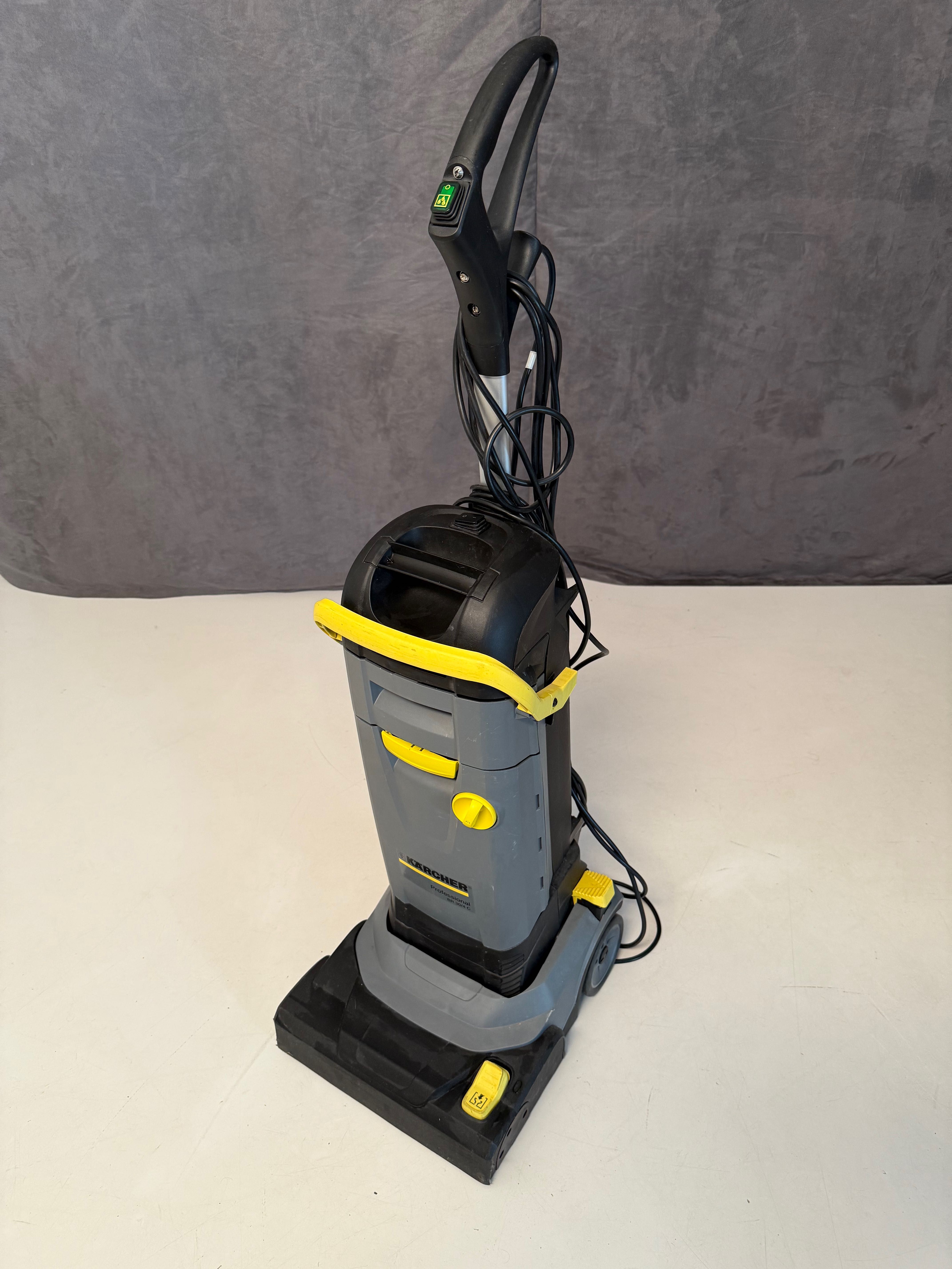 Szorowarka kompaktowa KARCHER Professional BR 30/4 C 1.783-220.0