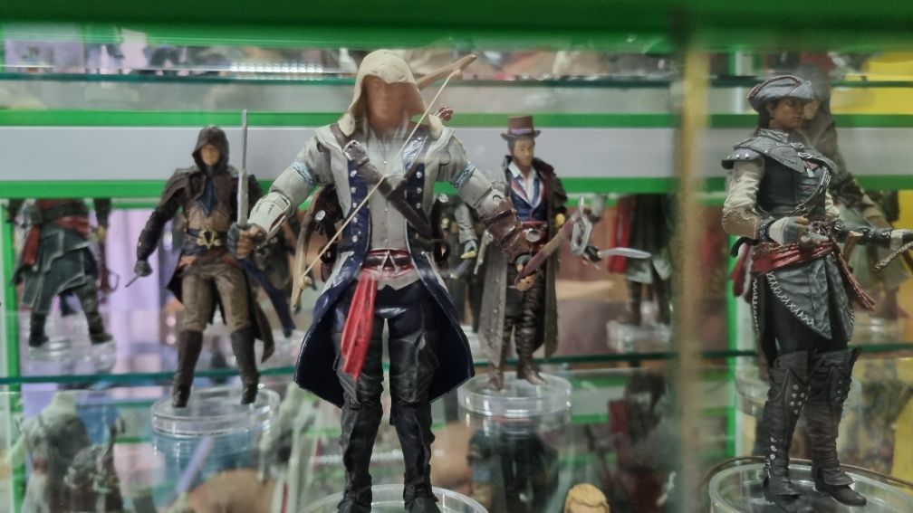 Figuras Assassin's Creed Neca e McFarlane