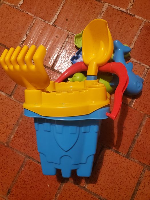 Wiaderko do piaskownicy + foremki