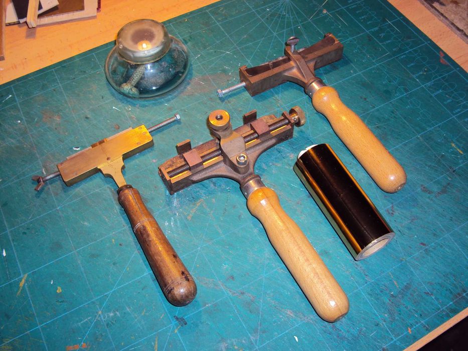 Conjunto para encadernar livros