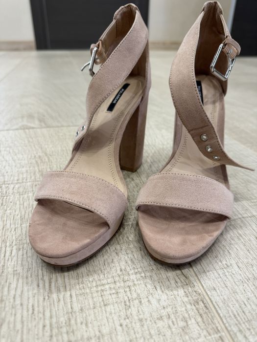 Босоніжки жіночі PULL BEAR