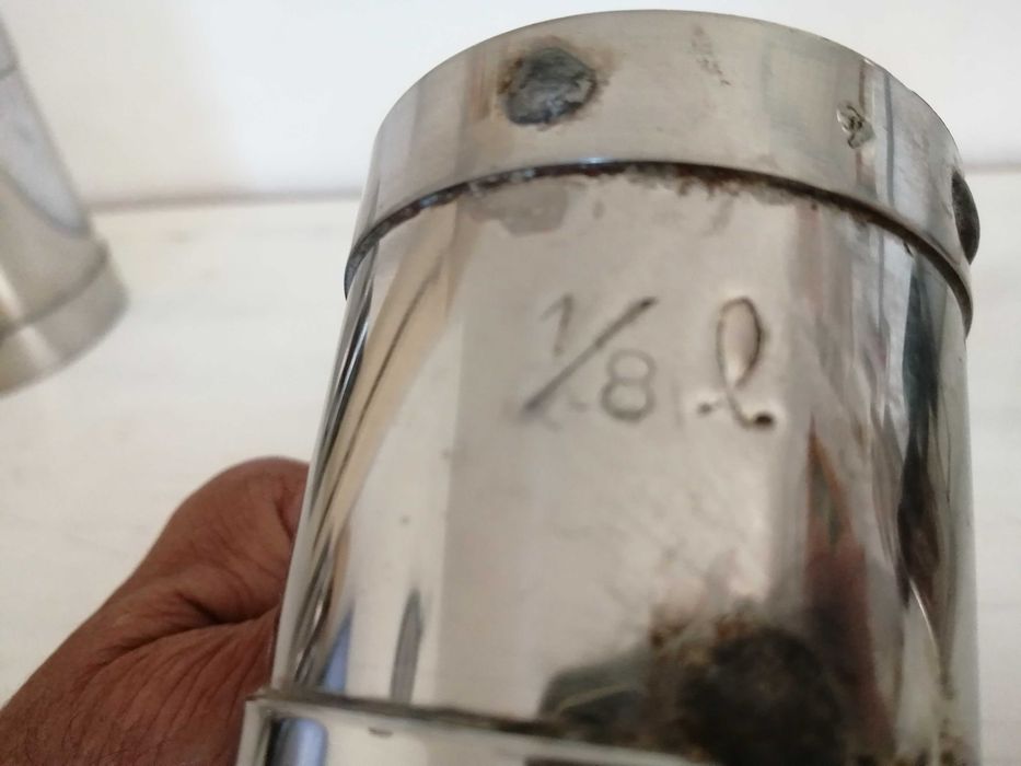 Canecas antigas/vintage de medidas em inox