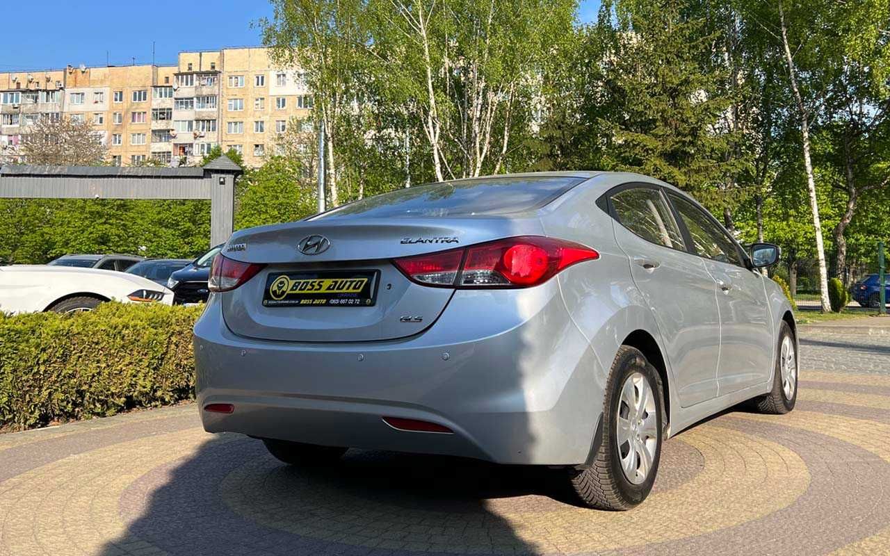 Hyundai Elantra 2011