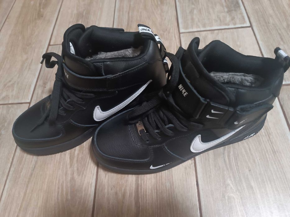Зимові шкіряні кросівки Nike Air Force, 38 розмір