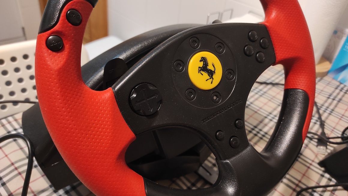 Volante Trustmaster Ferrari Red Legend Edition PC/PS3