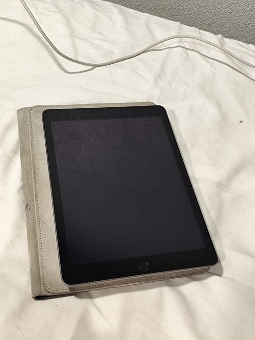 iPad 5ª geração semi-novo