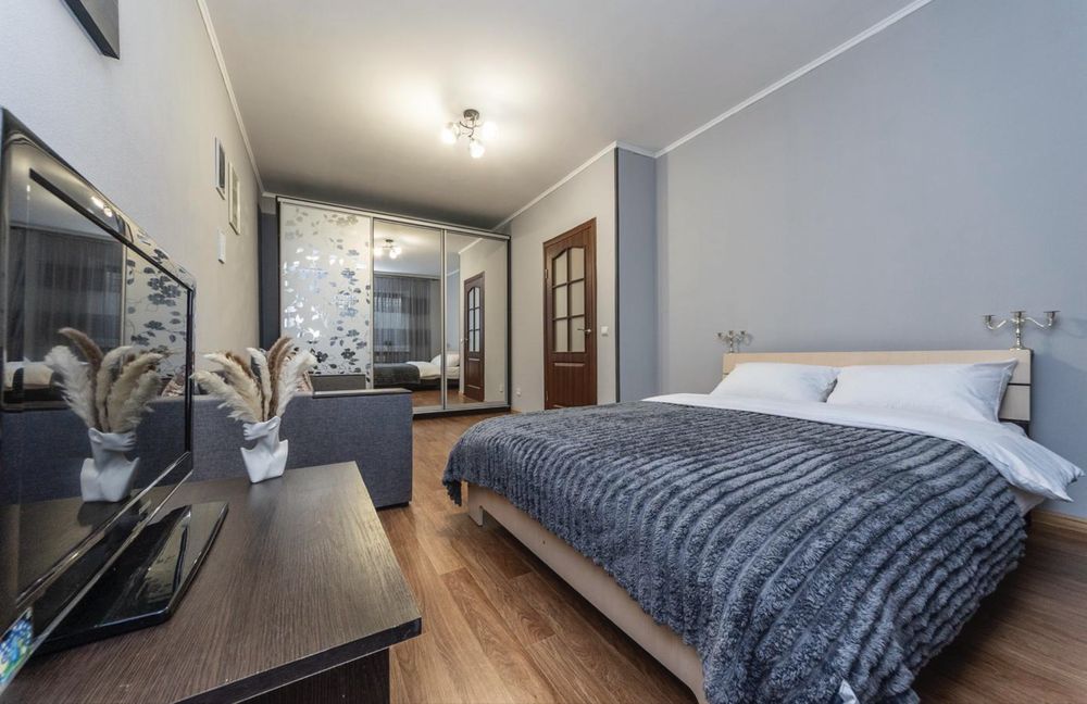 Подобово.Погодинно.1 поверх.Нова квартира.Русової 7Г.Осокорки,Позняки.