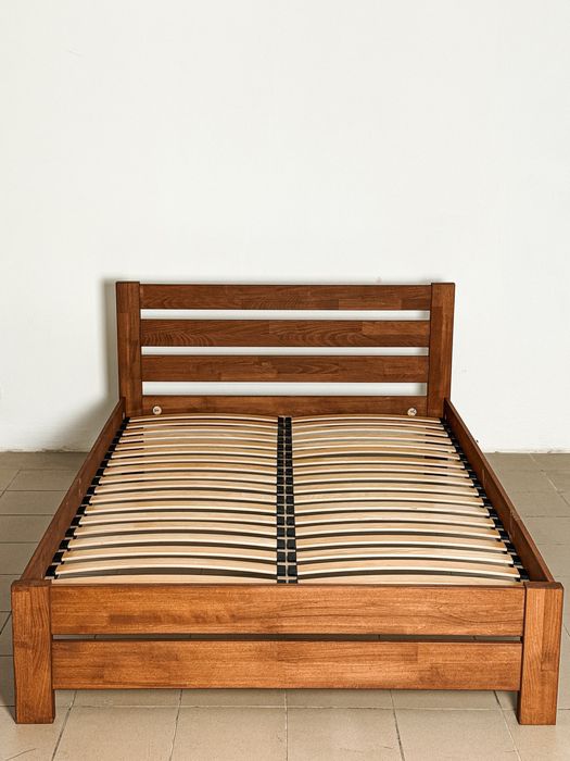 Ліжко з буку фабричне