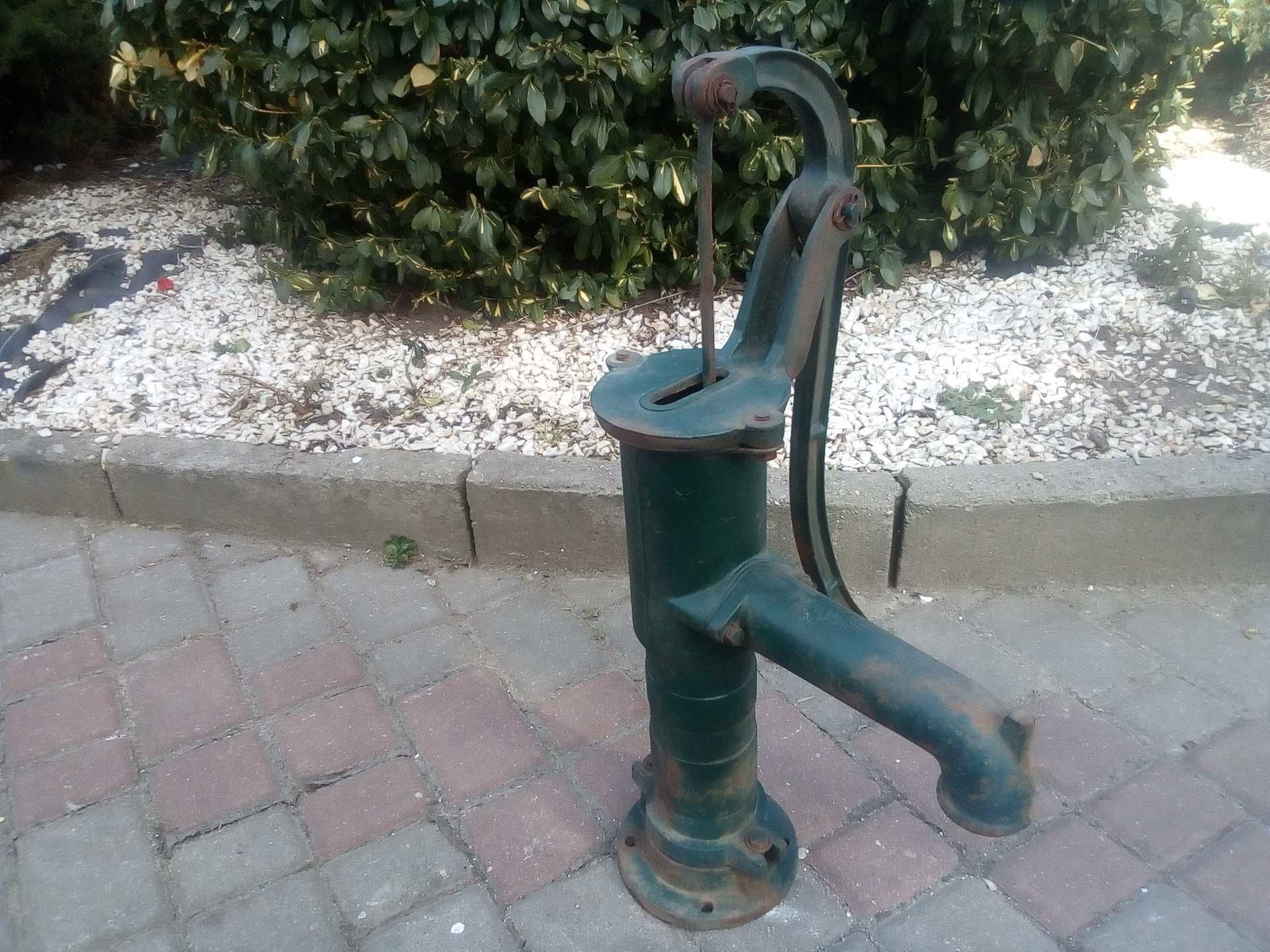 Stary Hydrant Żeliwny z wajchą Pompa. Dekoracja Ogrodu Fvat