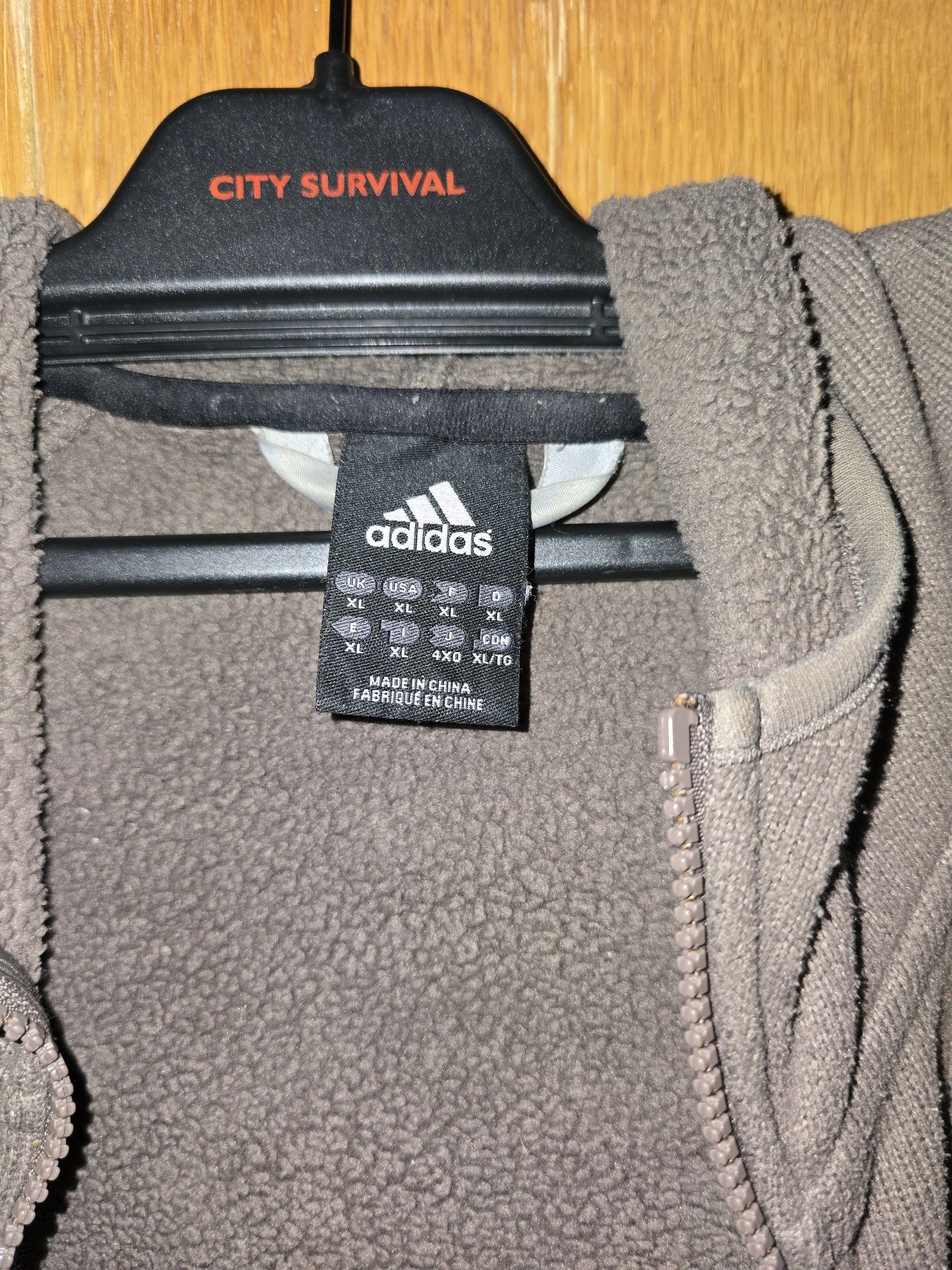 Продам кофту Adidas
