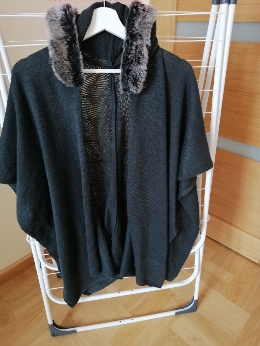 Ponczo damskie w rozmiarze 38 /42 z futrzany kapturem lindex
