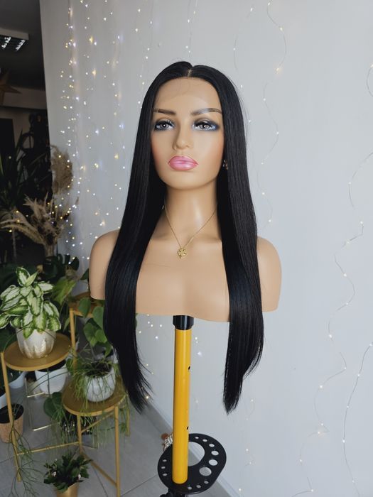 Długa czarna peruka proste włosy Kim Kardashian lacefront