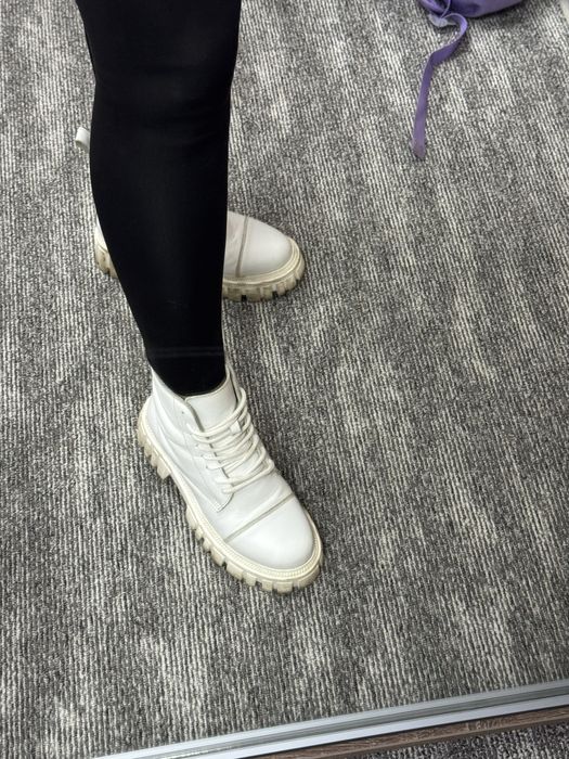 Стильні шкіряні ботінки