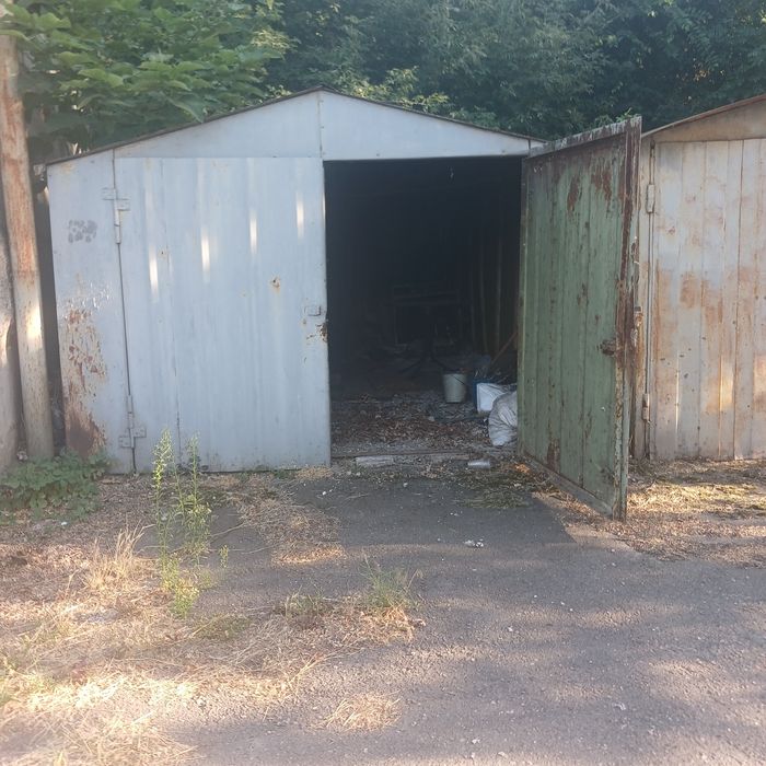 Продам металлический гараж в хорошем месте (район Иванова) Шевч район