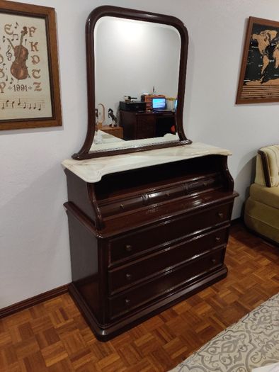 Comoda de quarto, armário em madeira