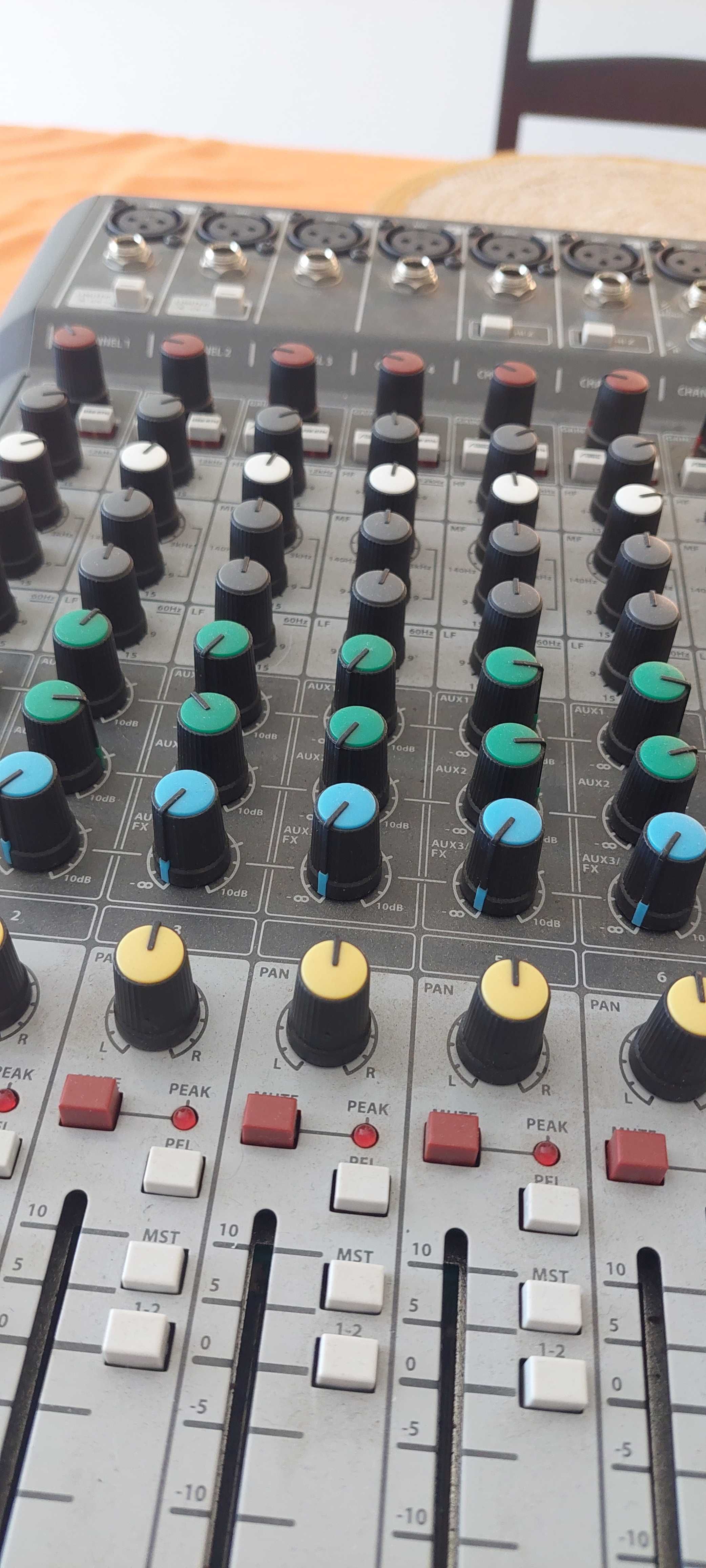 Mesa mistura Soundcraft Signature 12 multitrack recording