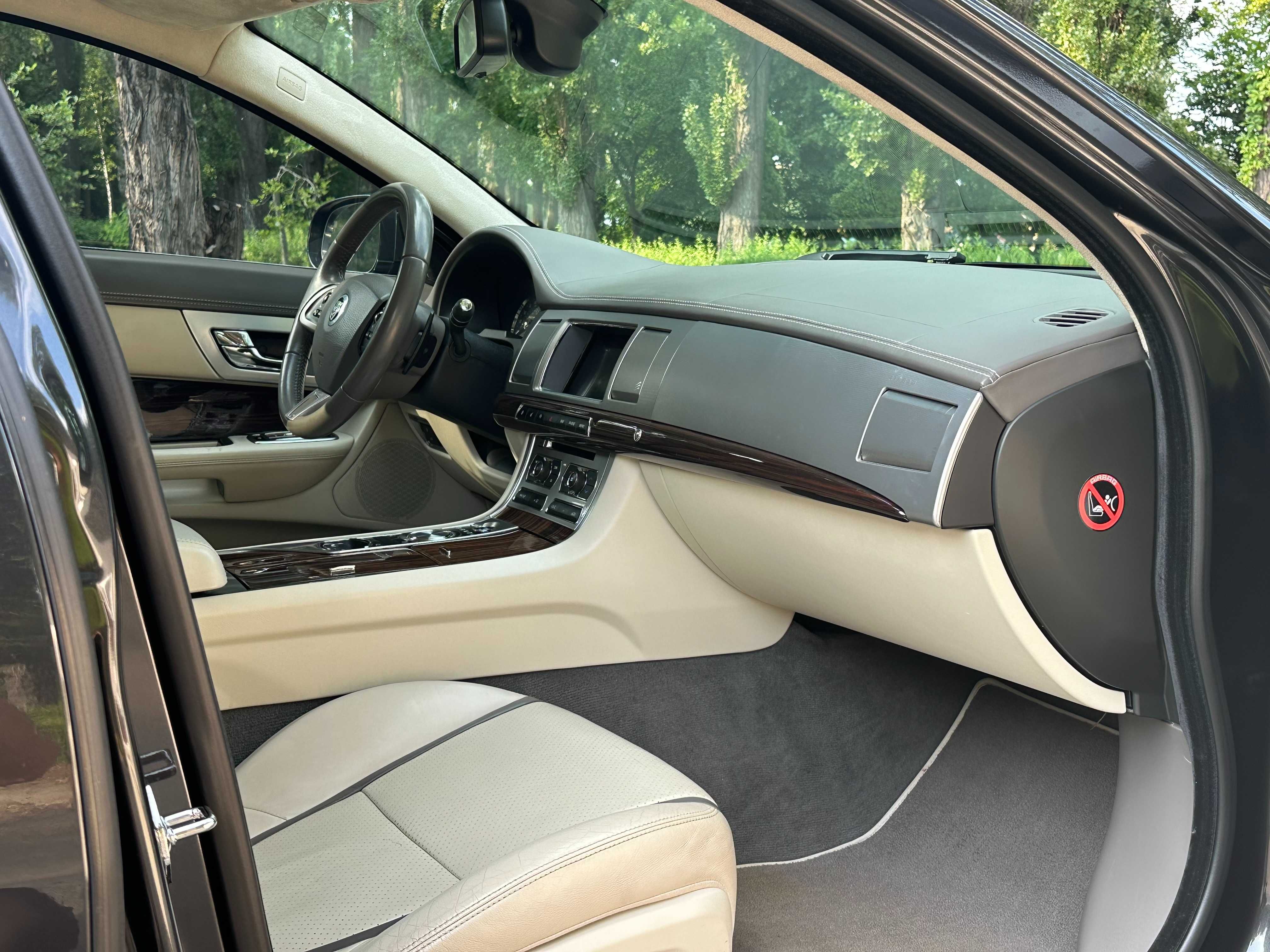 Jaguar XF 3.0 AT (340 к.с.) RWD
