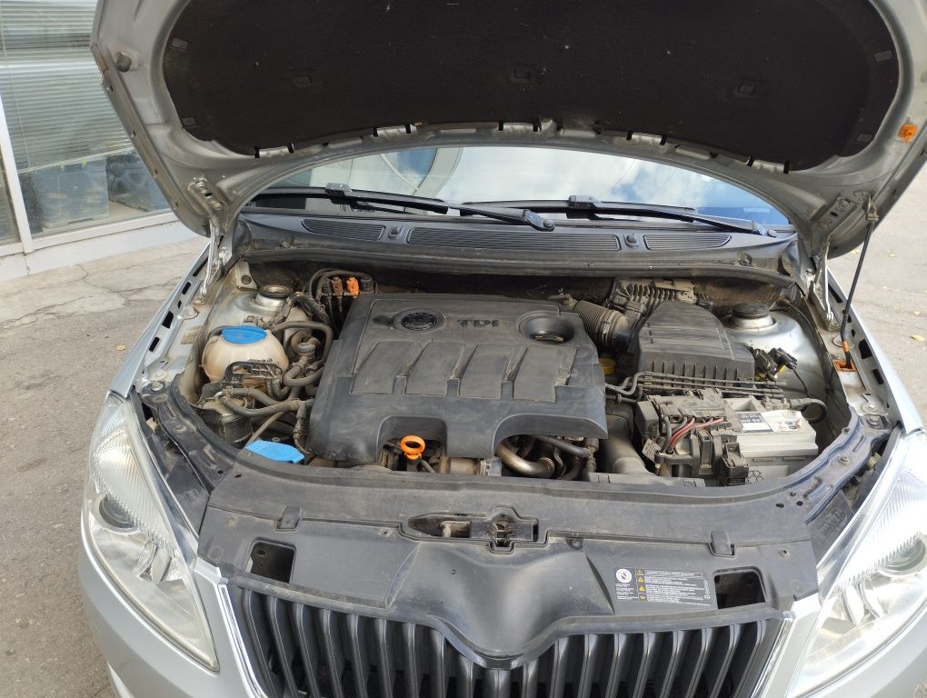 Шкода Фабия 1.6tdi