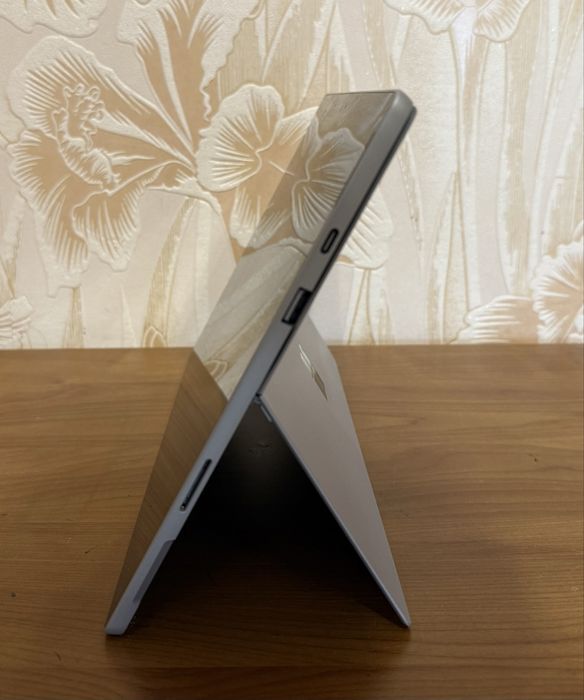 Microsoft Surface Pro 7+ (i7, 16 ГБ, 512 ГБ SSD) планшет/ноутбук