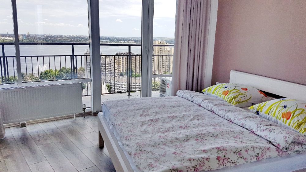Лучшее в Мост Сити,  вид - река. Центр. Джакузи. 20 этаж. 1-2-комн.
