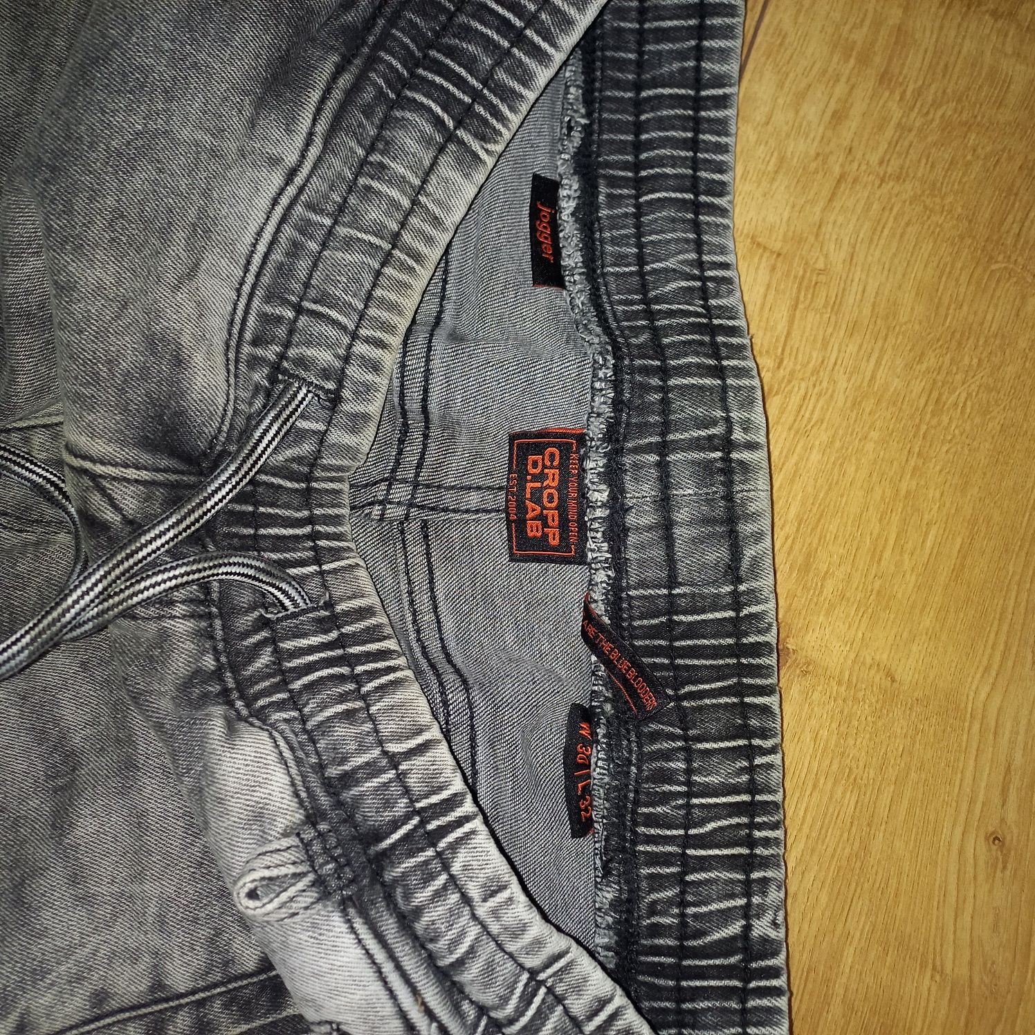 Spodnie Jogger Cropp