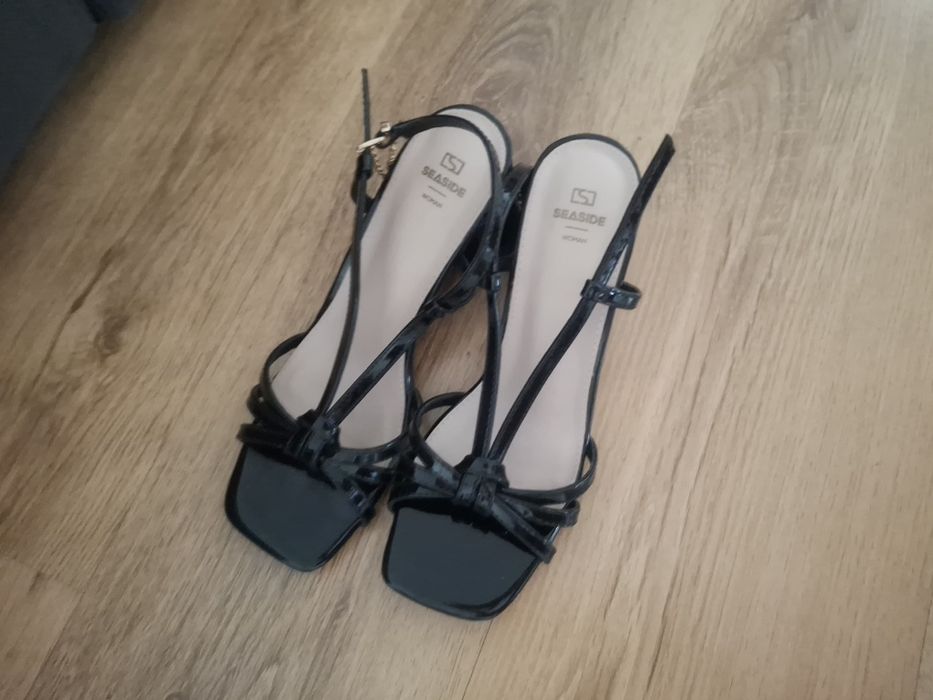 Sandálias sem uso