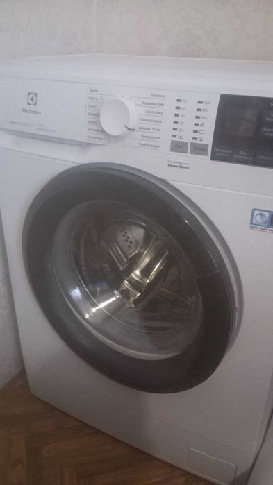 Продам пральну машину Electrolux EW6SM226DU