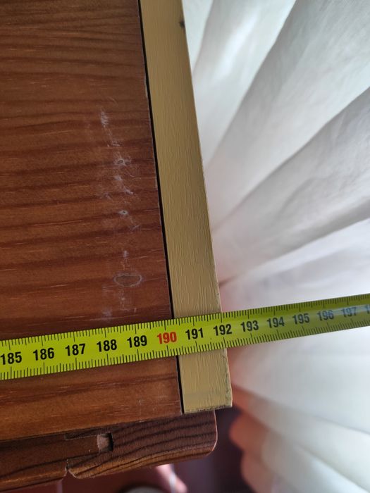 Aparador de TV , sala ou sala de jantar em pinho mel