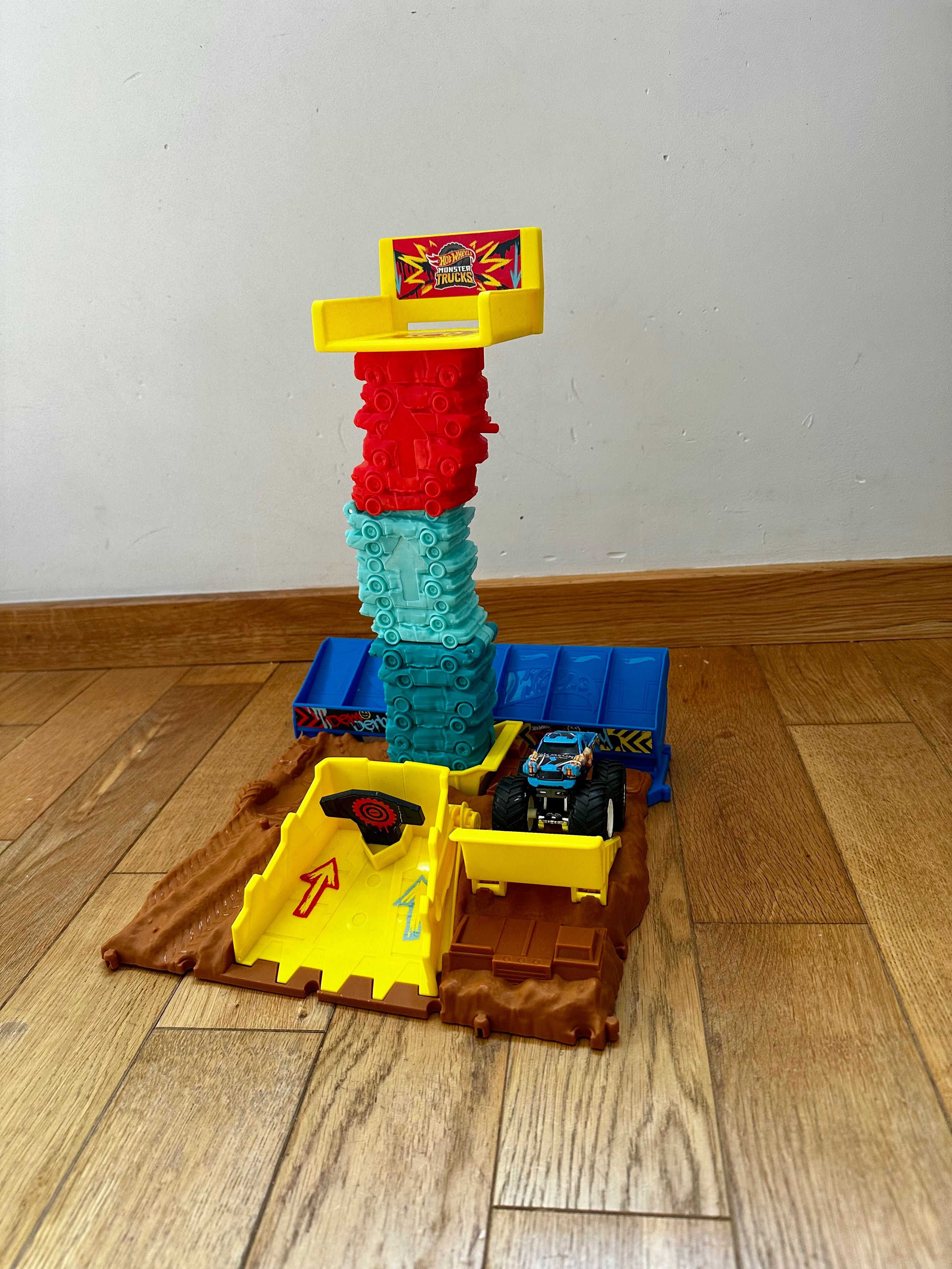 Hot Wheels Monster Truck Arena Demo Derby