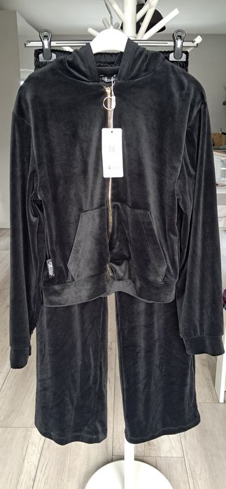 Czarny welurowy dres Minouu